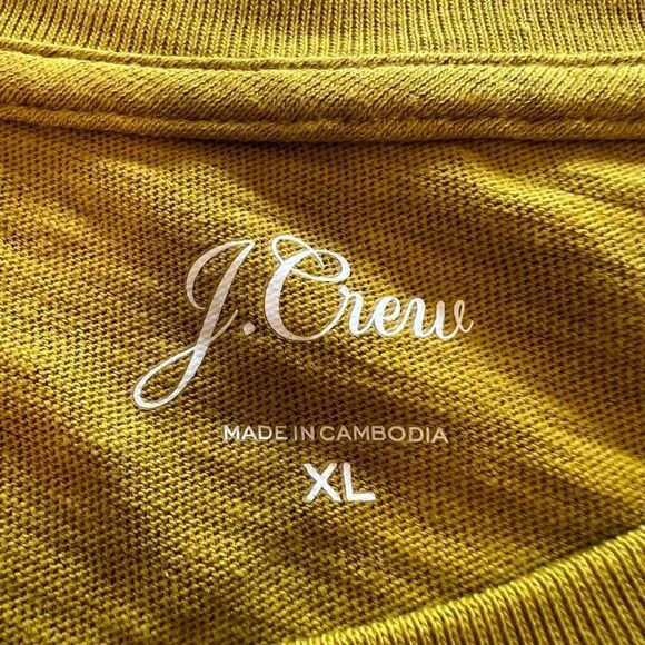 J. Crew Yellow Gold Short Sleeve T Shirt with Hot Pink Roses Size XL - Picture 5 of 9